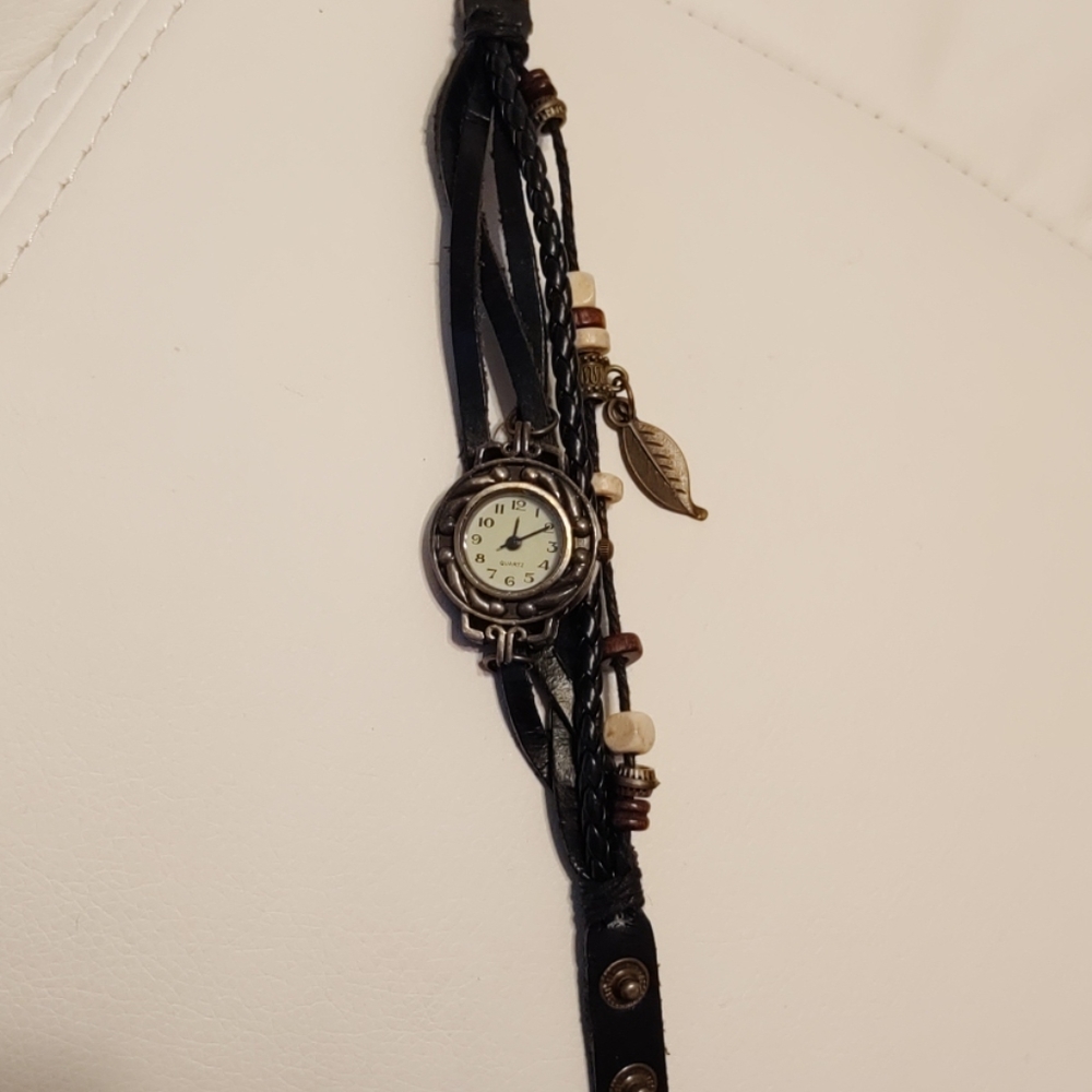 Leather strap watch